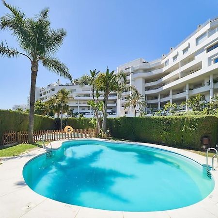Superbe Appartement Avec Jaccuzi Marbella Bagian luar foto