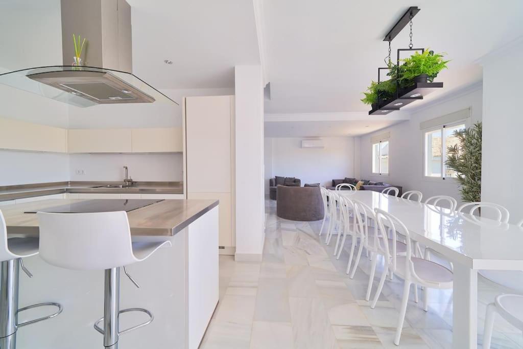 Superbe Appartement Avec Jaccuzi Marbella Bagian luar foto