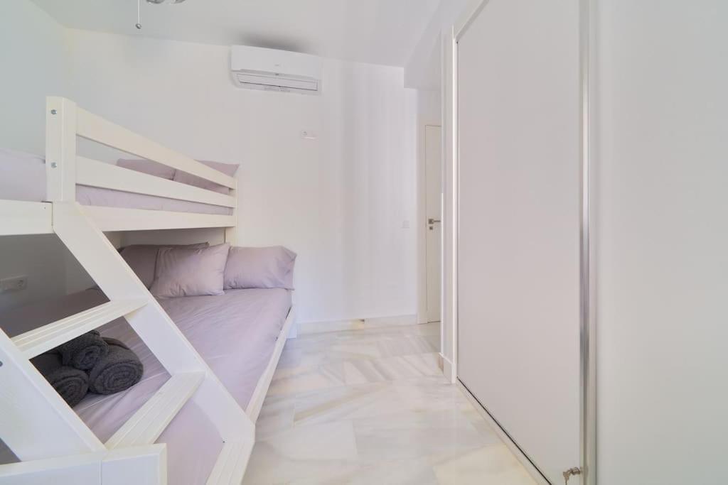 Superbe Appartement Avec Jaccuzi Marbella Bagian luar foto