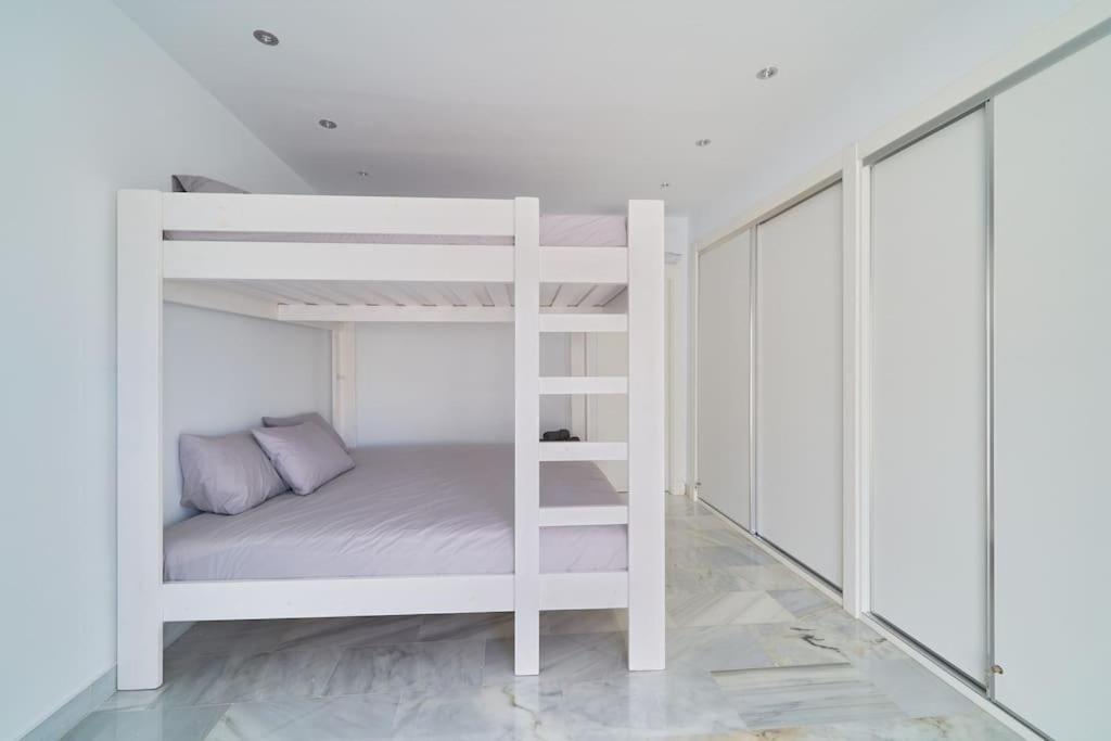 Superbe Appartement Avec Jaccuzi Marbella Bagian luar foto