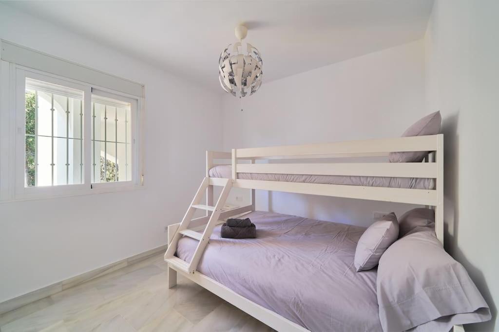 Superbe Appartement Avec Jaccuzi Marbella Bagian luar foto